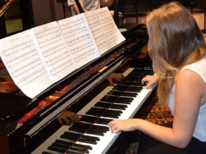 Complete Guide On How To Learn To Play The Jazz Piano