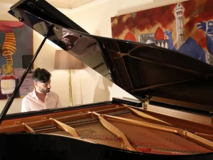Piano recording sessions by WKMT