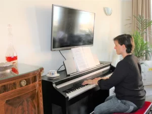 Do beginners need a different tailored approach?