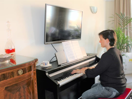 Do beginners need a different tailored approach?