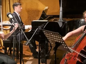 Classical Piano Lessons for Everyone