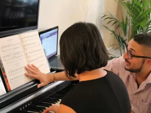 Differences in approach of our piano coaches