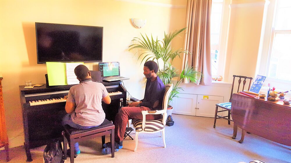 Piano Lessons for beginners Level 2