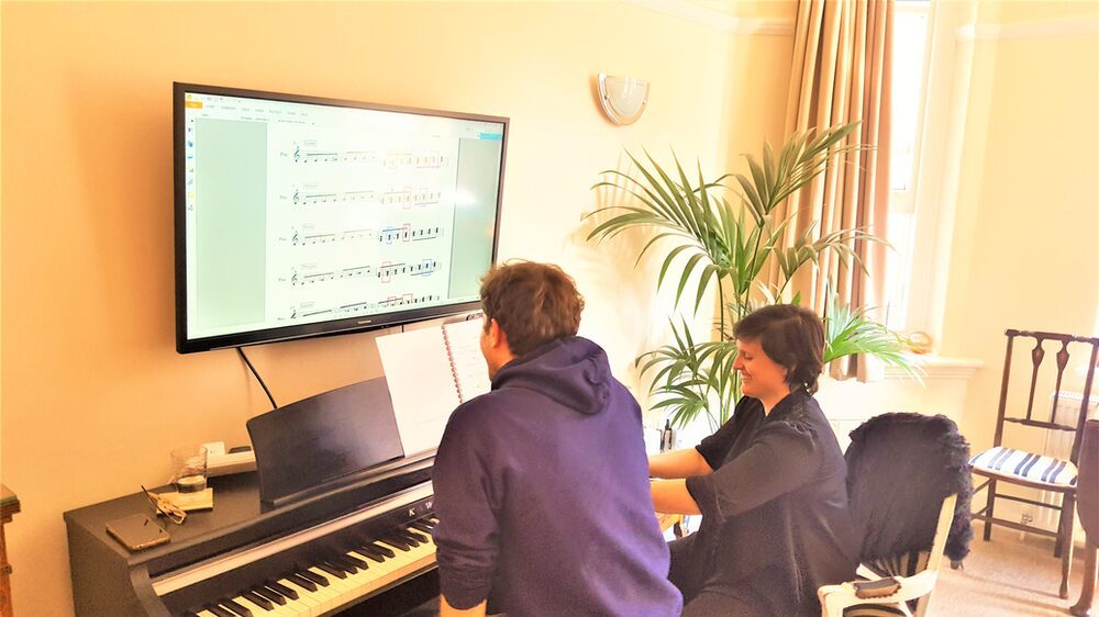 piano lessons London by Gisela Paterno