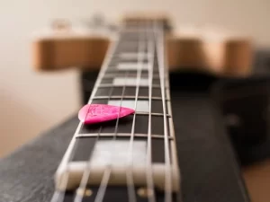Guitar plectrums - the best way to use it