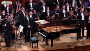 how to learn piano by yourself