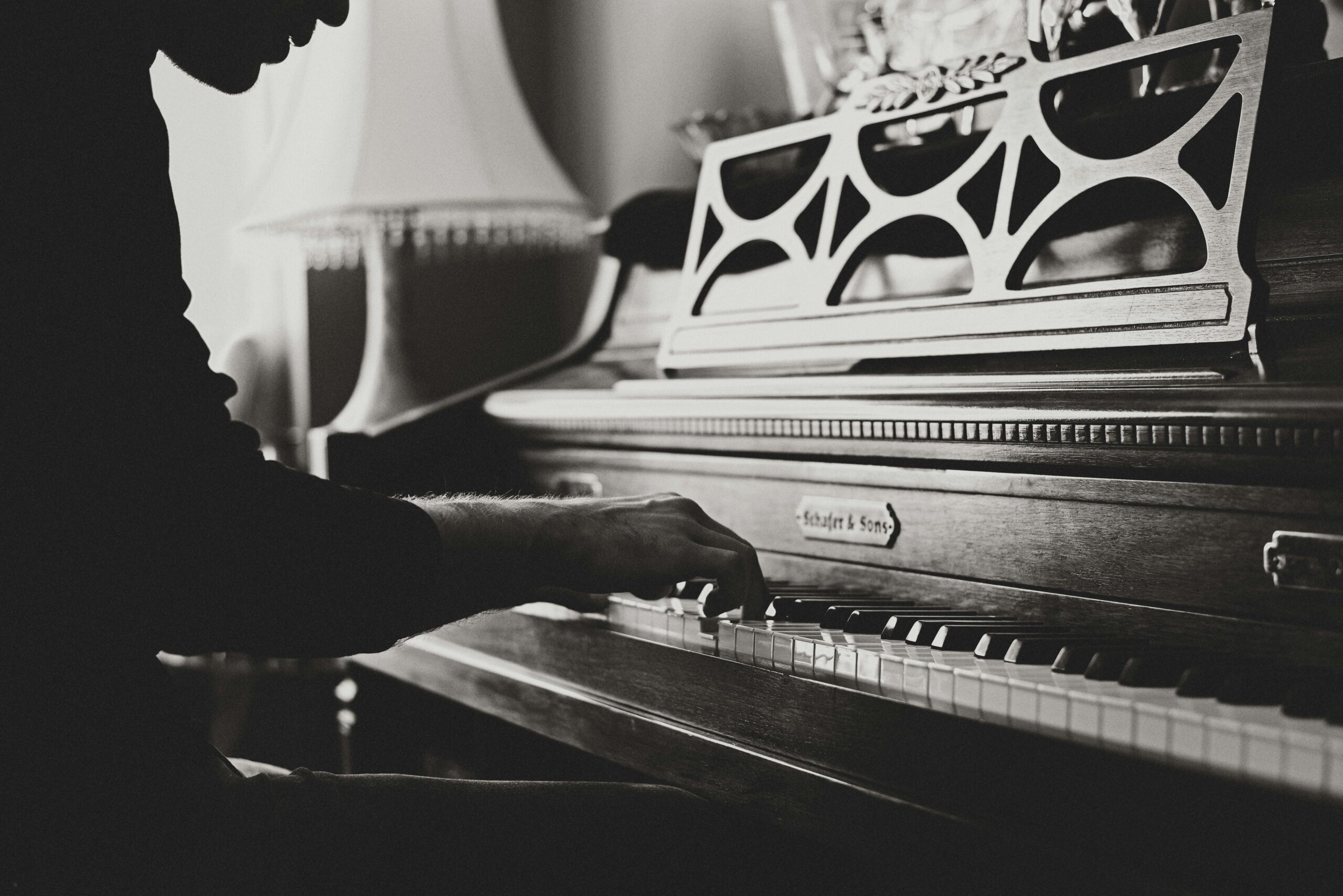 piano tutors near me