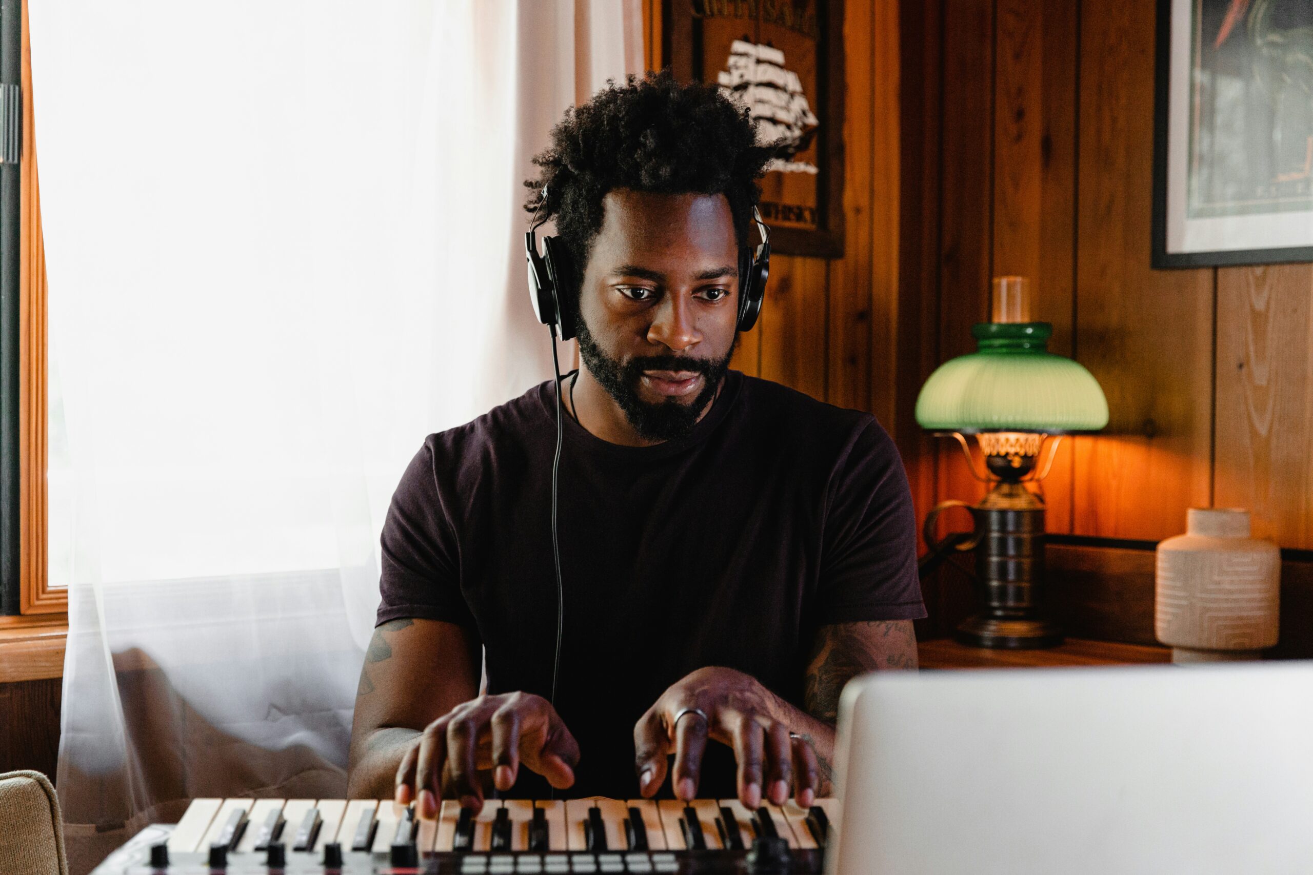 learn piano in london